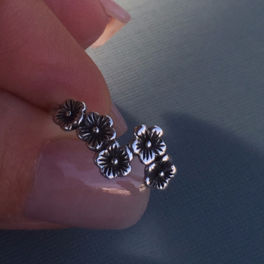 Sold! 925 Flower Band Thumb Finger Ring - Picture 5 of 7